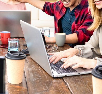Websites für Generation Z: Warum klassische Corporate-Seiten nicht mehr funktionieren | Digitale Erwartungen verstehen und umsetzen